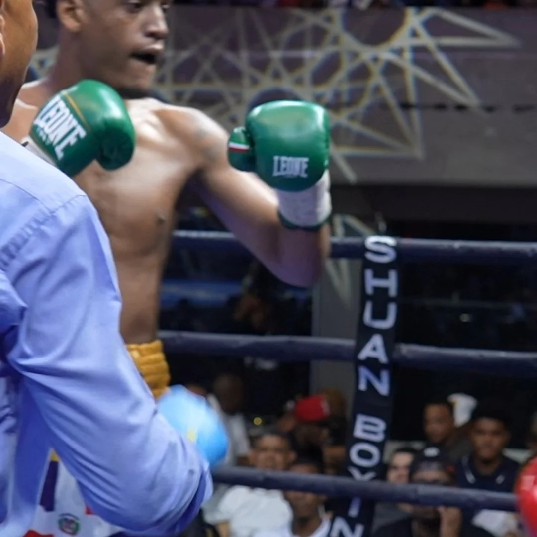 MATEO SEALS THE VICTORY EARLY IN THE FIRST ROUND WITH A KNOCKDOWN !!!